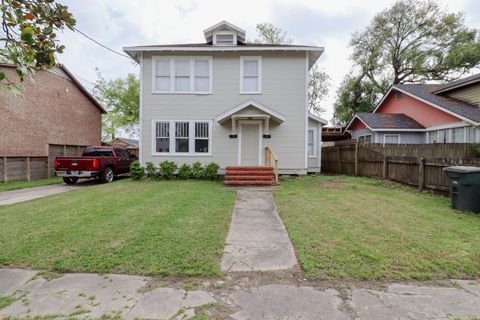 Photo of 2237 North Street, Beaumont, TX 77701 (MLS # 90667054)