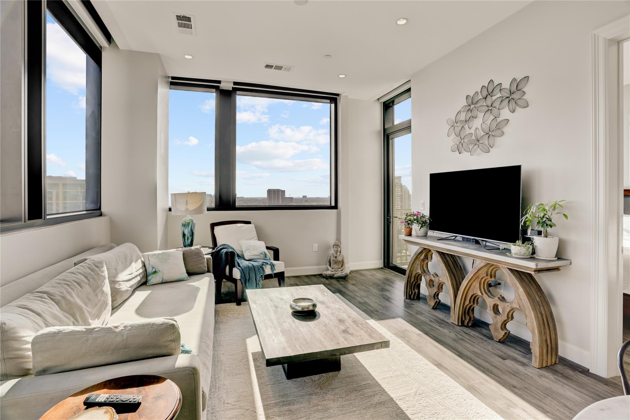 1211 Caroline Street 1804