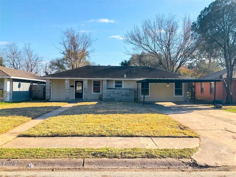 Photo of 5005 De Milo Drive, Houston, TX 77092 (MLS # 45642768)