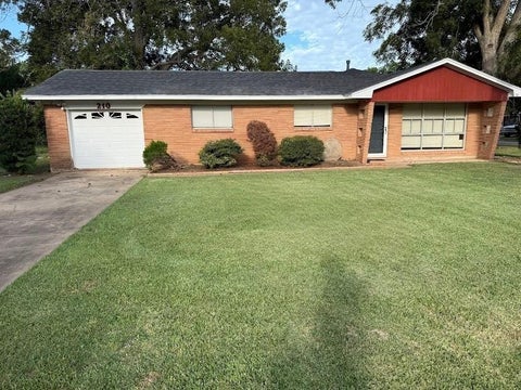Homes For Sale - 210 Southern Oaks Drive<br/> Brazoria County, Lake Jackson, TX 77566