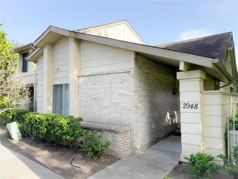 Photo of 2948 Meadowgrass Lane #175, Houston, TX 77082 (MLS # 7562961)