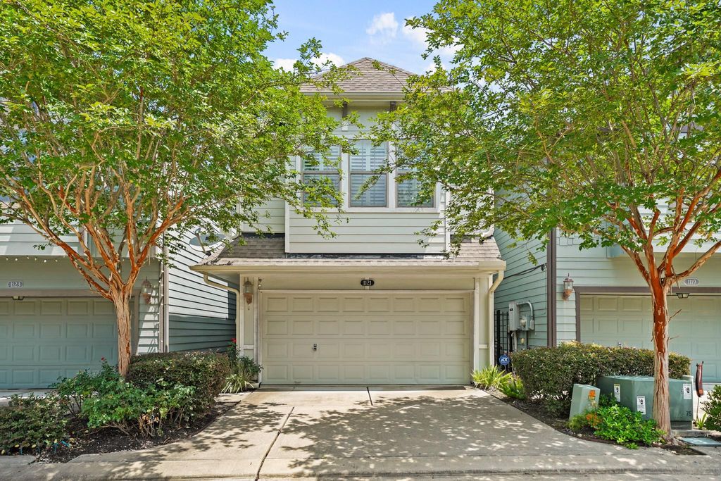 Photo of 1121 Beall Landing Court, Houston, TX 77008 (MLS # 25982267)