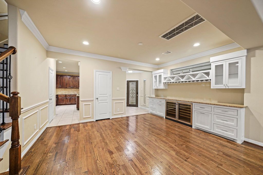 Photo of 1121 Beall Landing Court, Houston, TX 77008 (MLS # 25982267)