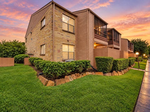 Photo of 10555 Turtlewood Court #1716, Houston, TX 77072 (MLS # 77131835)