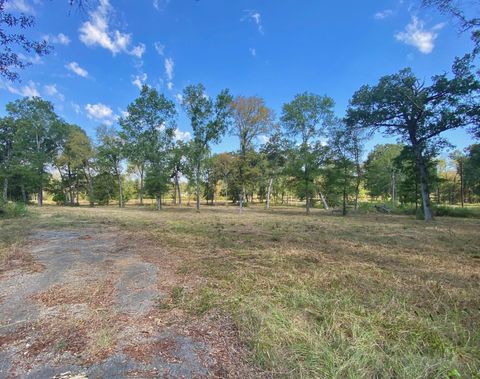 Photo of 1124 Creekwood Street, Crockett, TX 75835 (MLS # 3959488) Photo of 1124 Creekwood Street, Crockett, TX 75835 (MLS # 3959488)