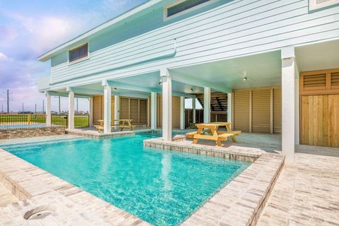 Photo of 3120 Hwy 87, Crystal Beach, TX 77650 (MLS # 17579998)