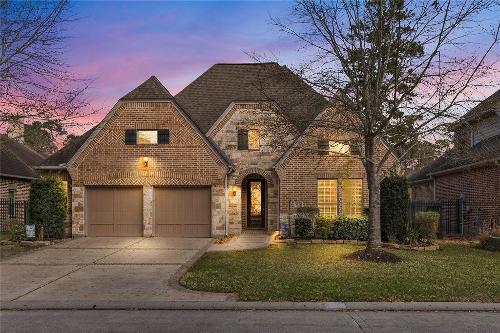Photo of 3131 N Cotswold Manor Drive, Houston, TX 77339 (MLS # 24120781)
