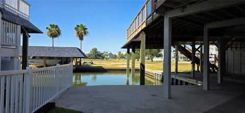Tiny photo for 1702 E Castaway Street, Tiki Island, TX 77554 (MLS # 58166871)