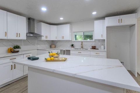 Photo of 7912 Ford Street, Houston, TX 77012 (MLS # 42409020)