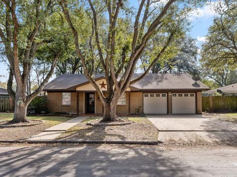 Photo of 2728 Encino Avenue, Bay City, TX 77414 (MLS # 81830155)