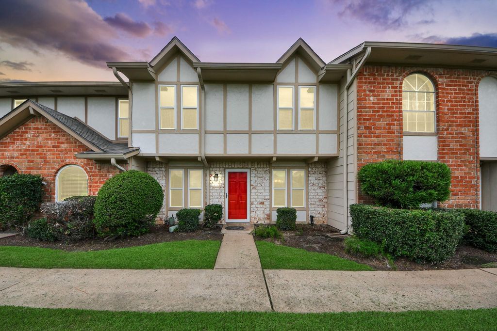 Photo of 44 Chapparal Court, Missouri City, TX 77459 (MLS # 47911850)