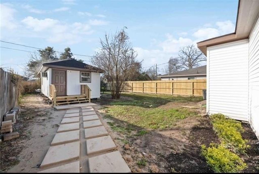 Photo of 220 Armstrong Street, Houston, TX 77029 (MLS # 97697095)