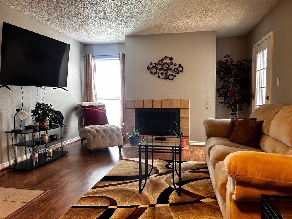 2501 Gulf Freeway 8A