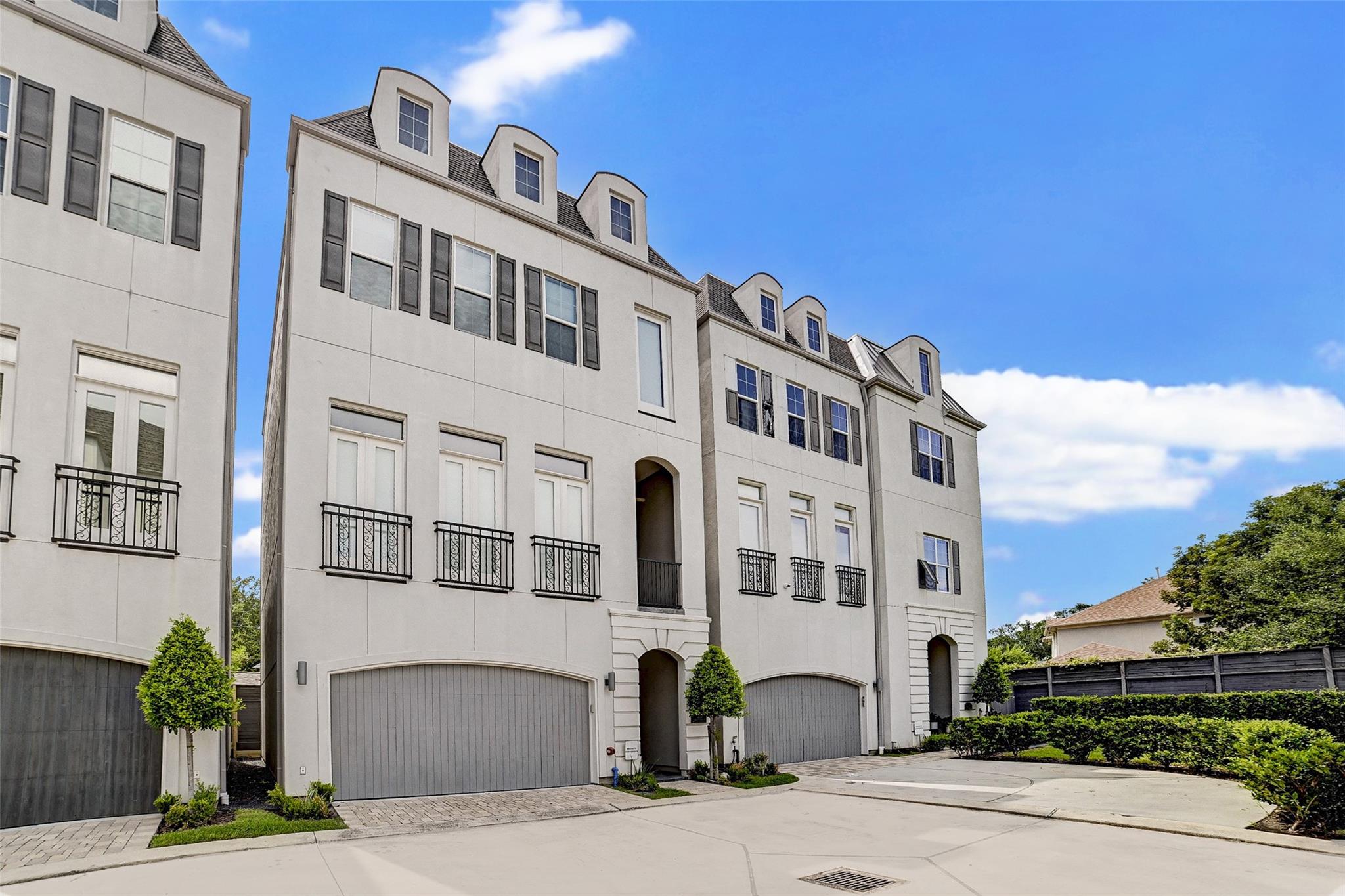 1010 Savannah Cedar Lane