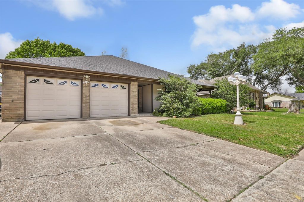 Photo of 6006 Egypt Drive, Pasadena, TX 77505 (MLS # 12266339)