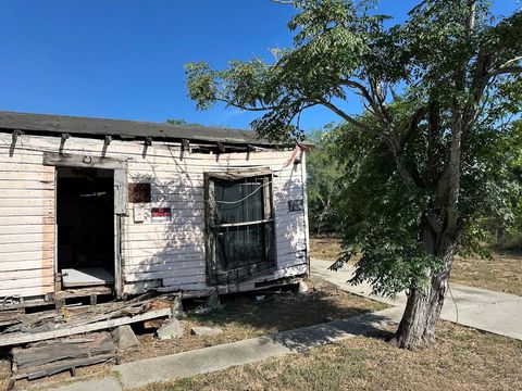 Homes For Sale - 505 N Francis Street<br/> Bishop, TX 78343