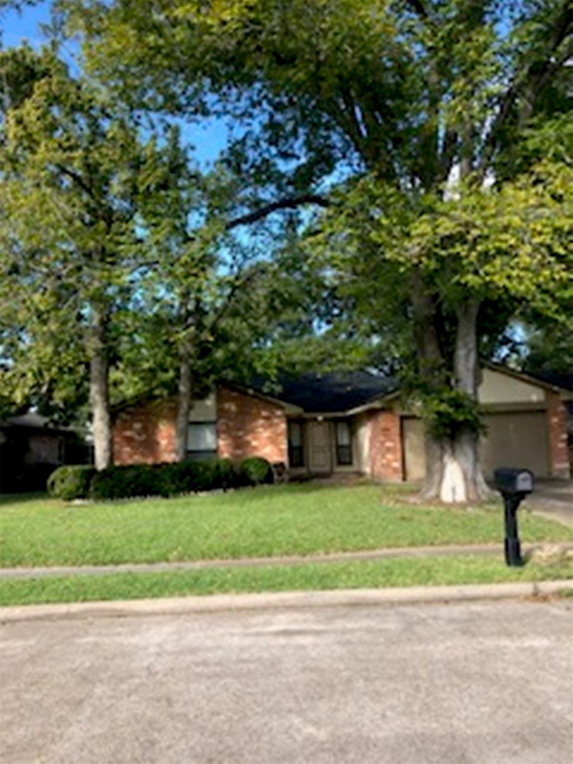 607 Old Colony Drive