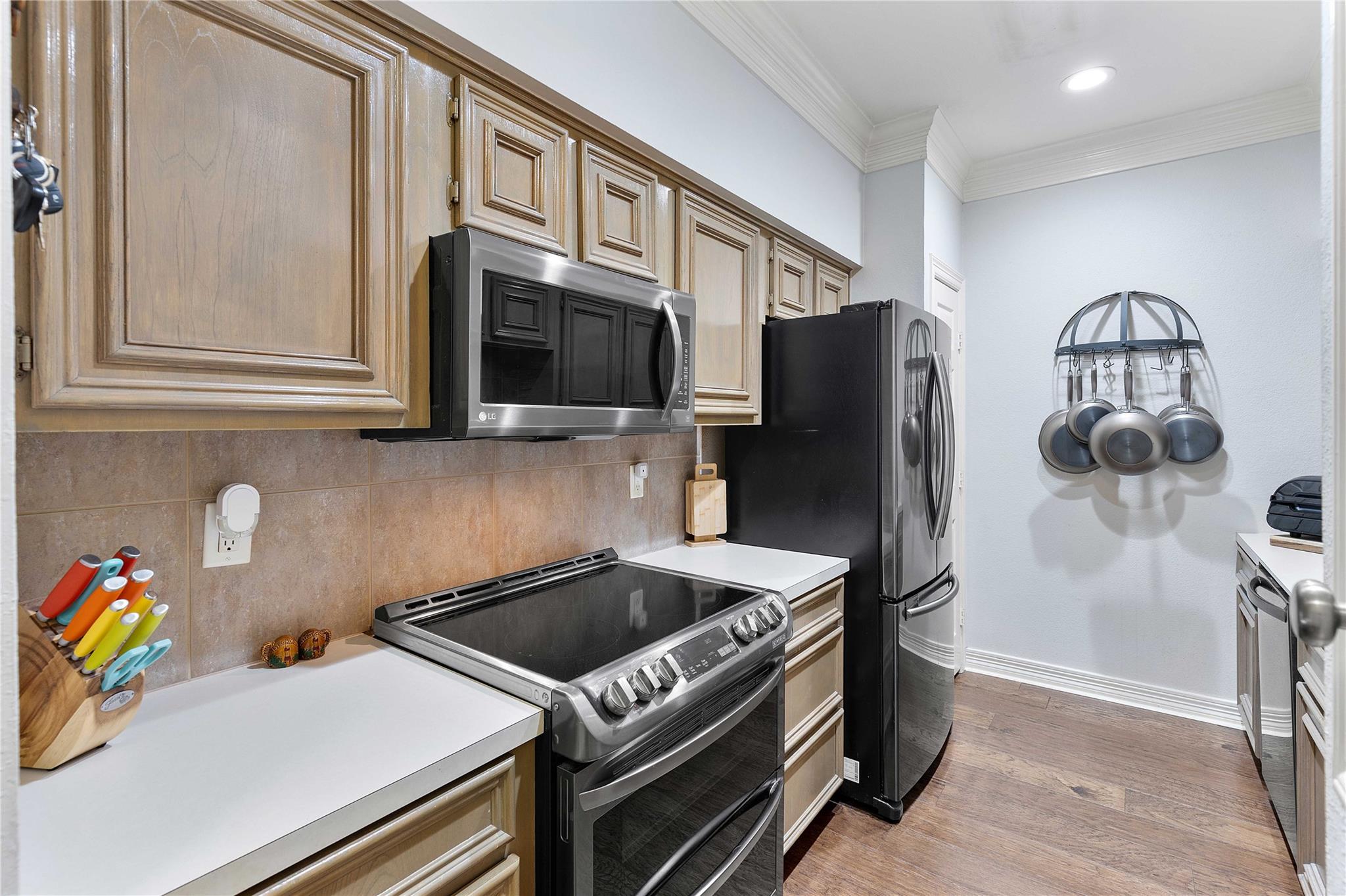 4001 Tanglewilde Street 1103