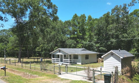 Homes For Sale - 130 Spaulding Road<br/> New Caney, TX 77357
