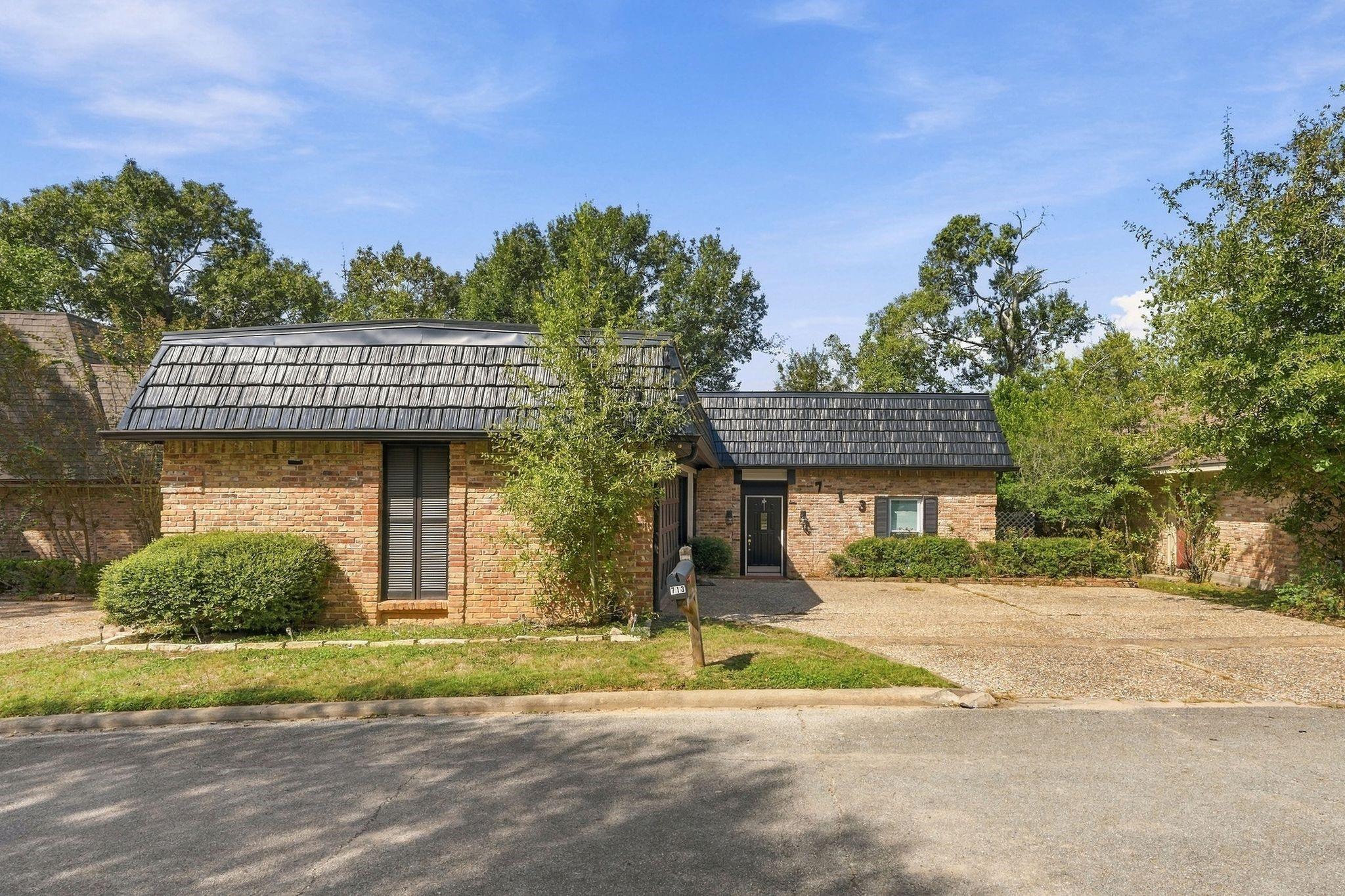 713 Palmer Drive