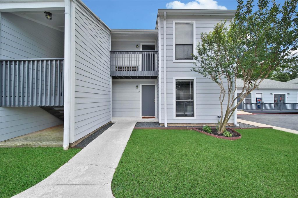 Photo of 13151 Walden Road #119, Montgomery, TX 77356 (MLS # 91806133)