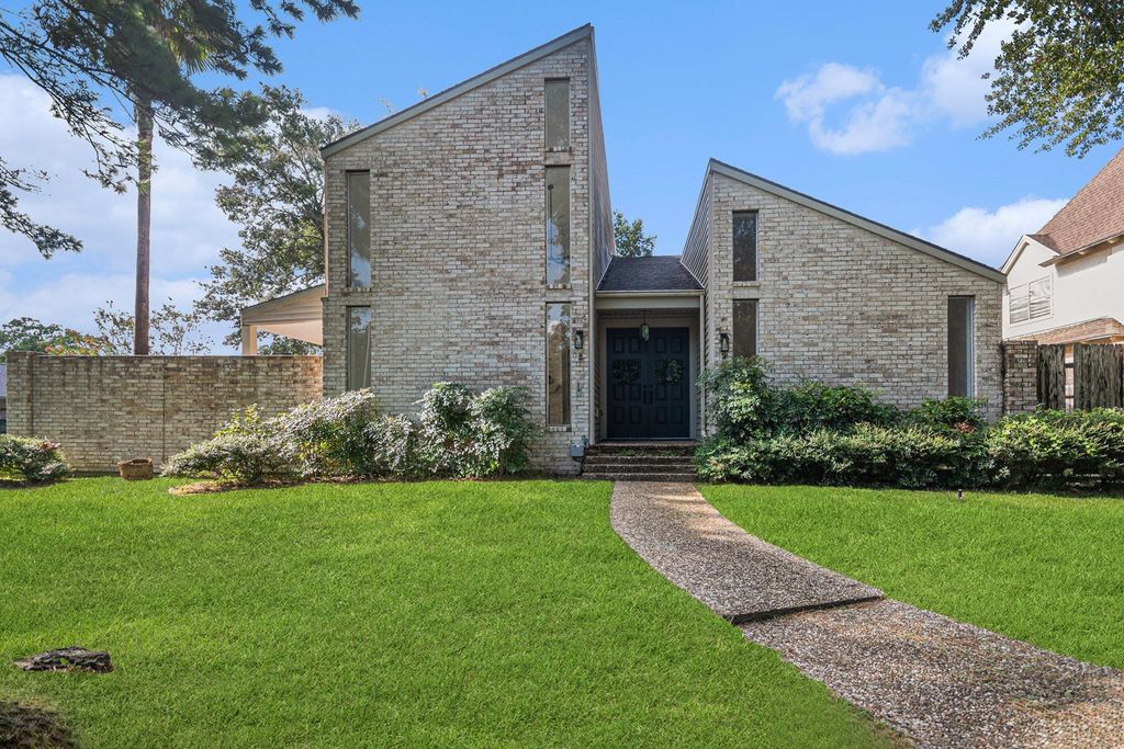 Photo of 4334 Lake Grove Drive, Seabrook, TX 77586 (MLS # 54016107)