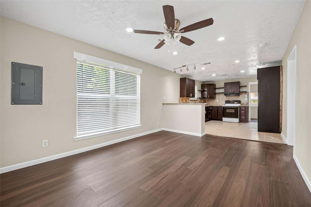 Photo of 3421 Columbia Street, Houston, TX 77018 (MLS # 75813982)