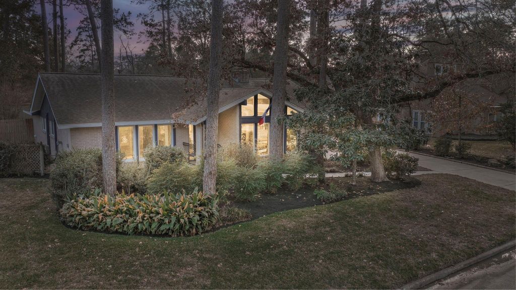 Photo of 2214 Lazy Grove Drive, Kingwood, TX 77339 (MLS # 76835311)