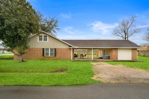 Photo of 702 S 2nd Street, La Porte, TX 77571 (MLS # 94013759)