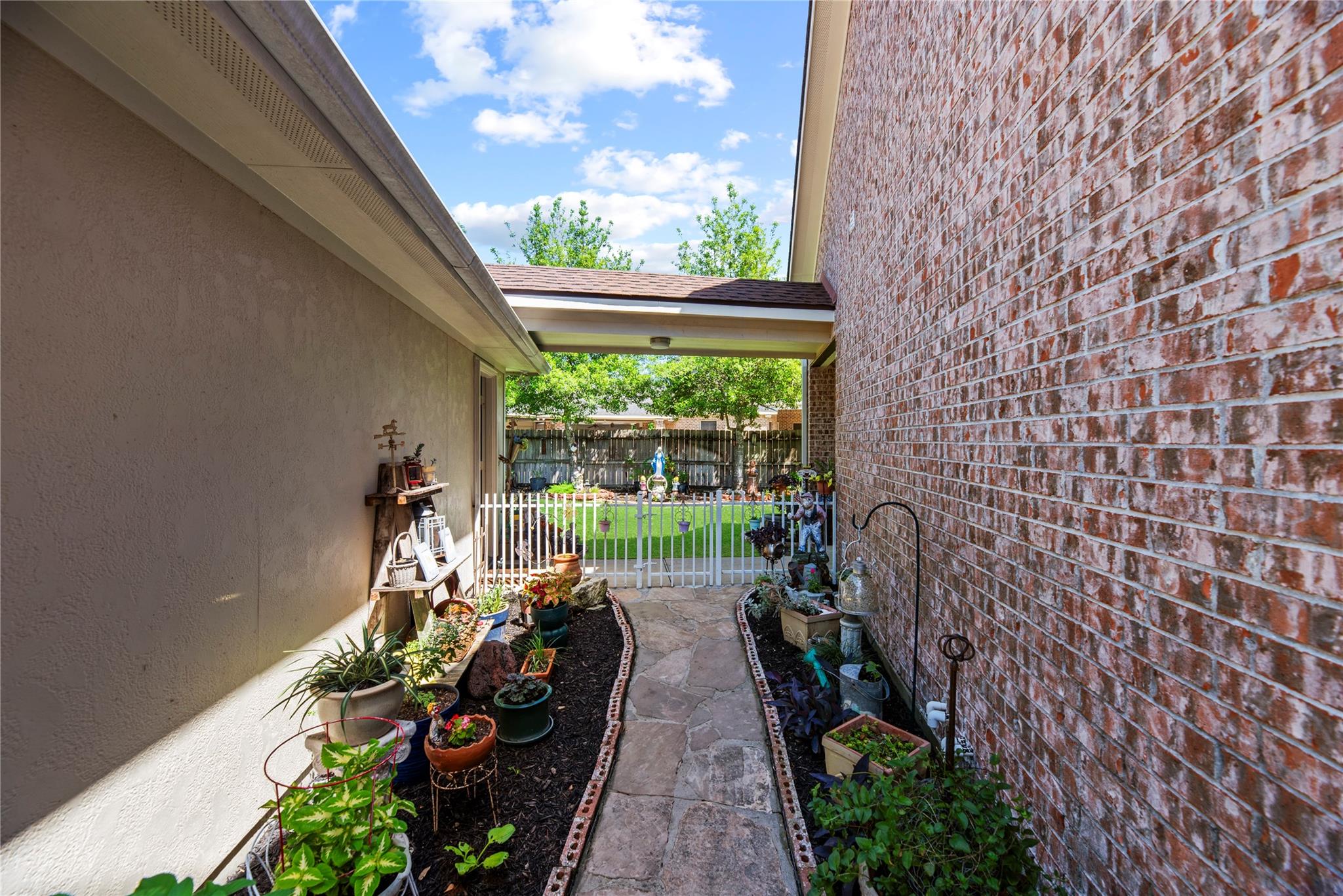 8106 Hollowhaven Court