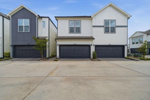 Photo of 5906 Jasper Jones Way Way, Houston, TX 77091 (MLS # 54881841)