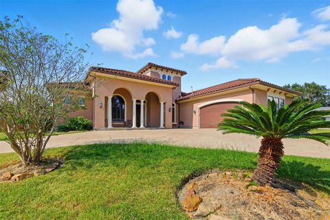 Photo of 914 Quintana Roo Place, Seabrook, TX 77586 (MLS # 69766098) Photo of 914 Quintana Roo Place, Seabrook, TX 77586 (MLS # 69766098)