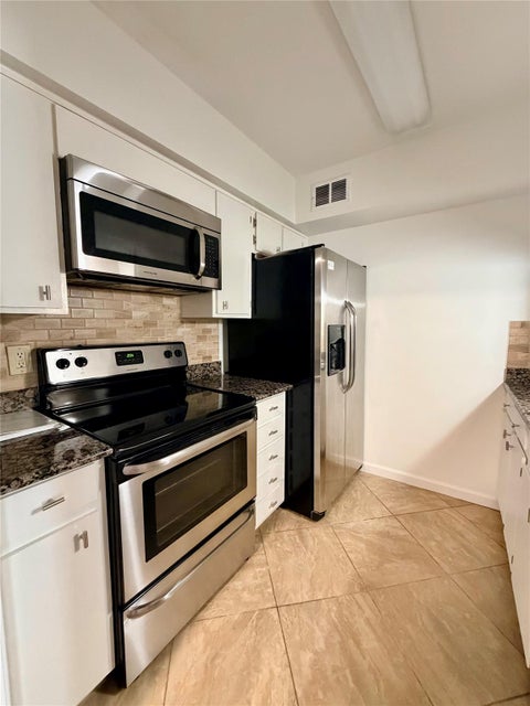 Tiny photo for 4643 Wild Indigo Street #399, Houston, TX 77027 (MLS # 89285074)