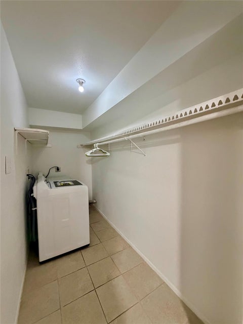 Tiny photo for 4643 Wild Indigo Street #399, Houston, TX 77027 (MLS # 89285074)