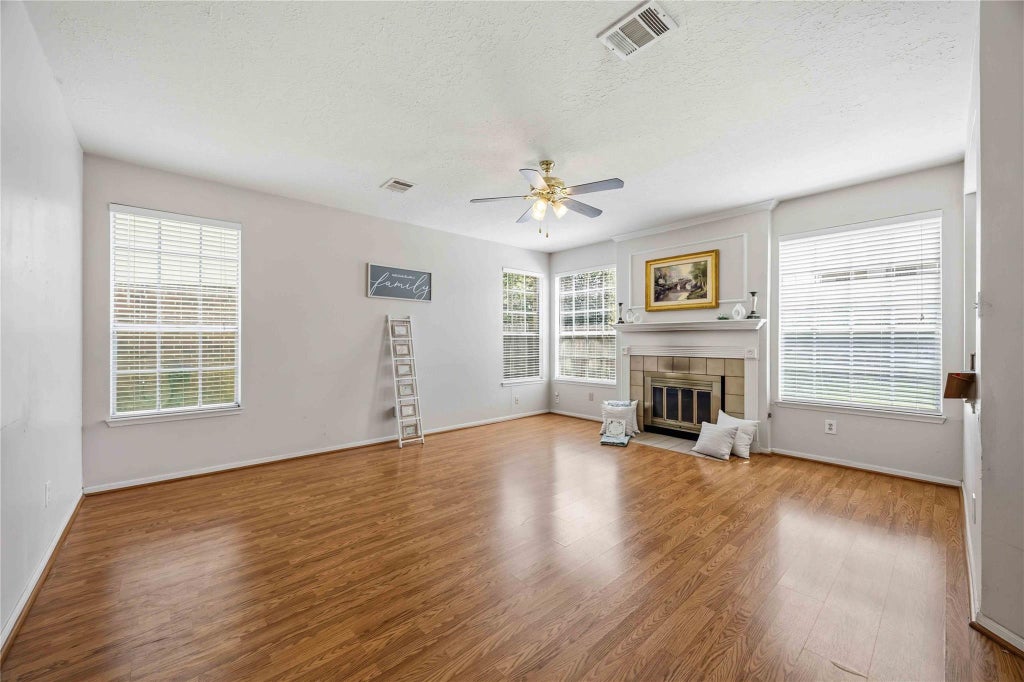 Photo of 206 Scarlet Maple Drive, Sugar Land, TX 77479 (MLS # 12123823)
