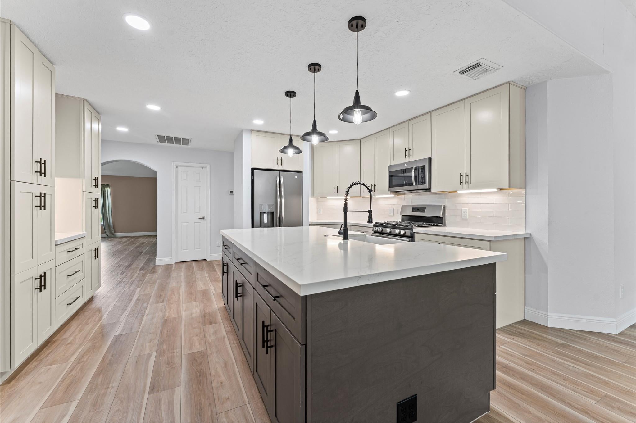 14843 Wooded Glen Court
