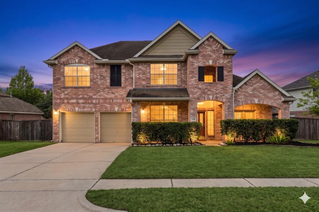 Photo of 1330 Summer Terrace Drive Dr, Sugar Land, TX 77479 (MLS # 2345363)