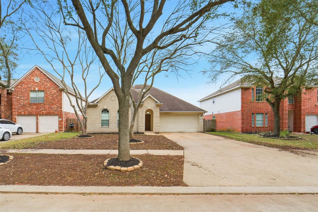 Photo of 11030 Desert Springs Circle, Houston, TX 77095 (MLS # 74898832)
