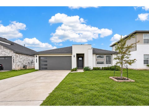 Photo of 28943 Yachting Point Lane, Fulshear, TX 77494 (MLS # 62605341)
