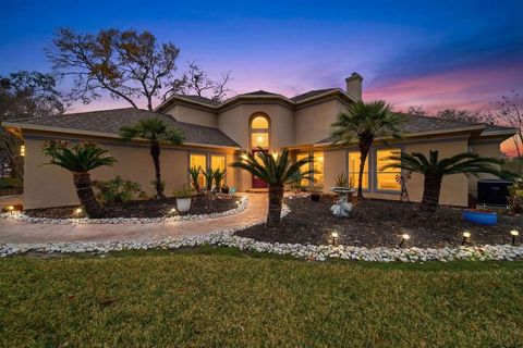 Photo of 527 S Ohio Avenue, La Porte, TX 77571 (MLS # 85592567)