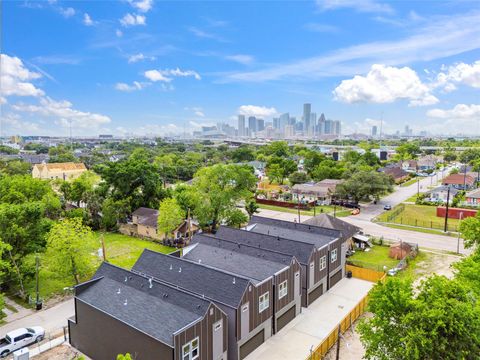 Tiny photo for 3415 Stonewall Street, Houston, TX 77020 (MLS # 95286207)