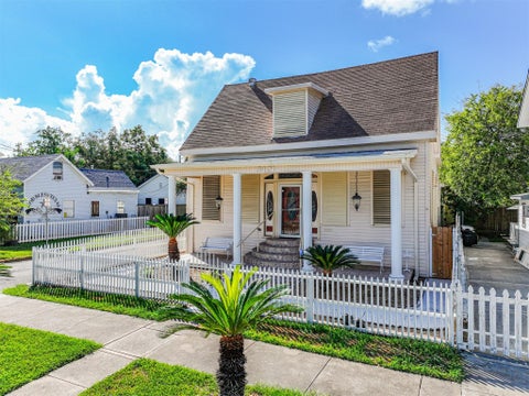 Photo of 3401 Ursuline/Ave N Street, Galveston, TX 77550 (MLS # 72318309)