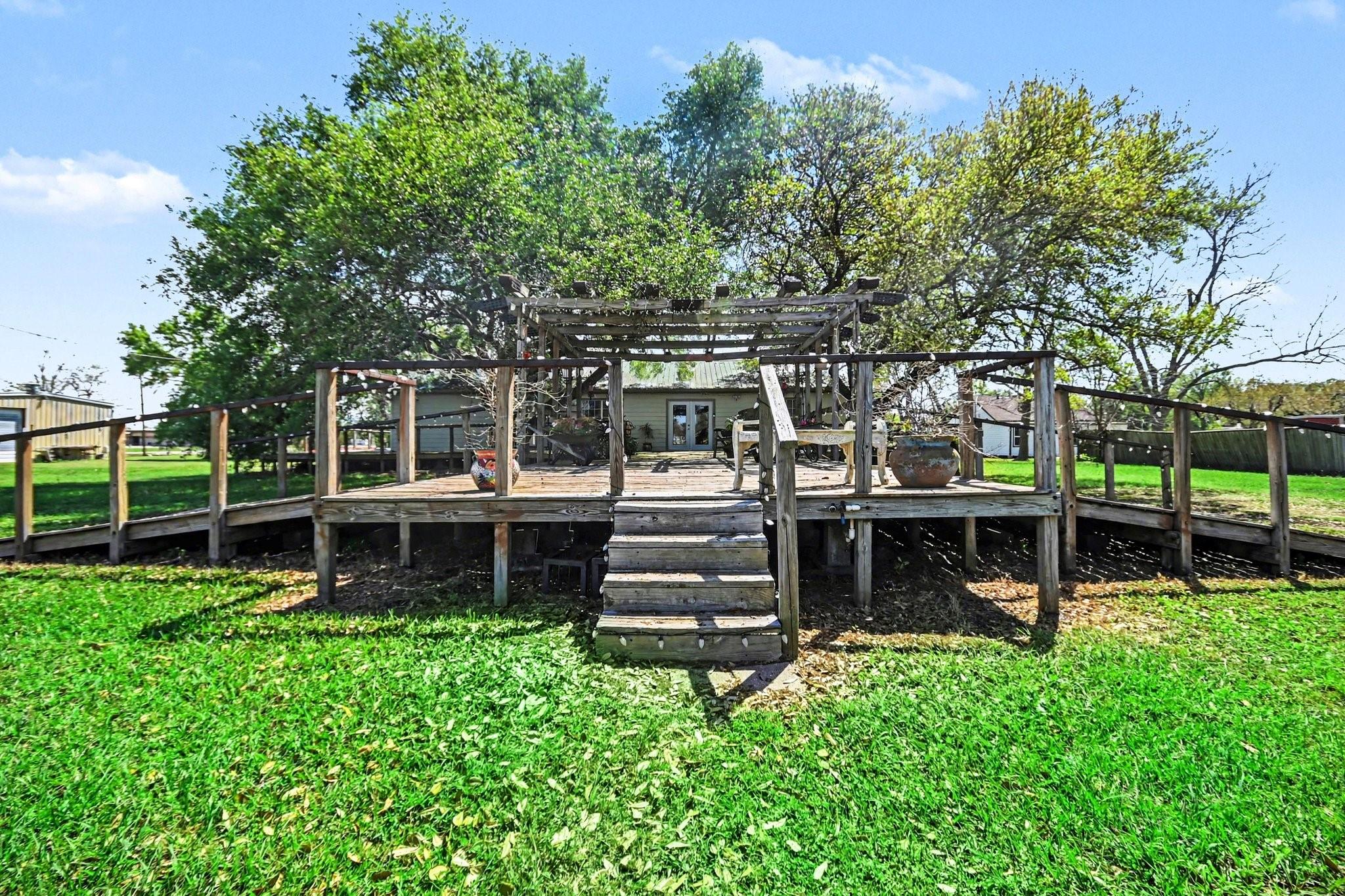 810 Miller