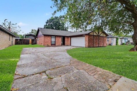 Photo of 2909 Mariner Drive, League City, TX 77573 (MLS # 84707297)