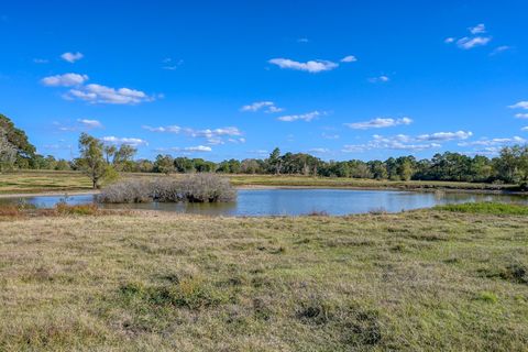 Photo of 75 Spring Branch Road, Montgomery, TX 77316 (MLS # 58466837)