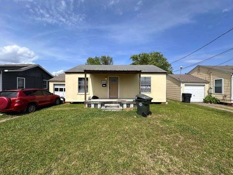 Photo of 3856 Lincoln Avenue, Groves, TX 77619 (MLS # 86735278)