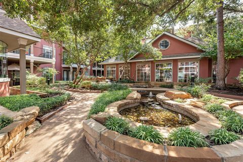Photo of 2400 Mccue Road #260, Houston, TX 77056 (MLS # 16939855)