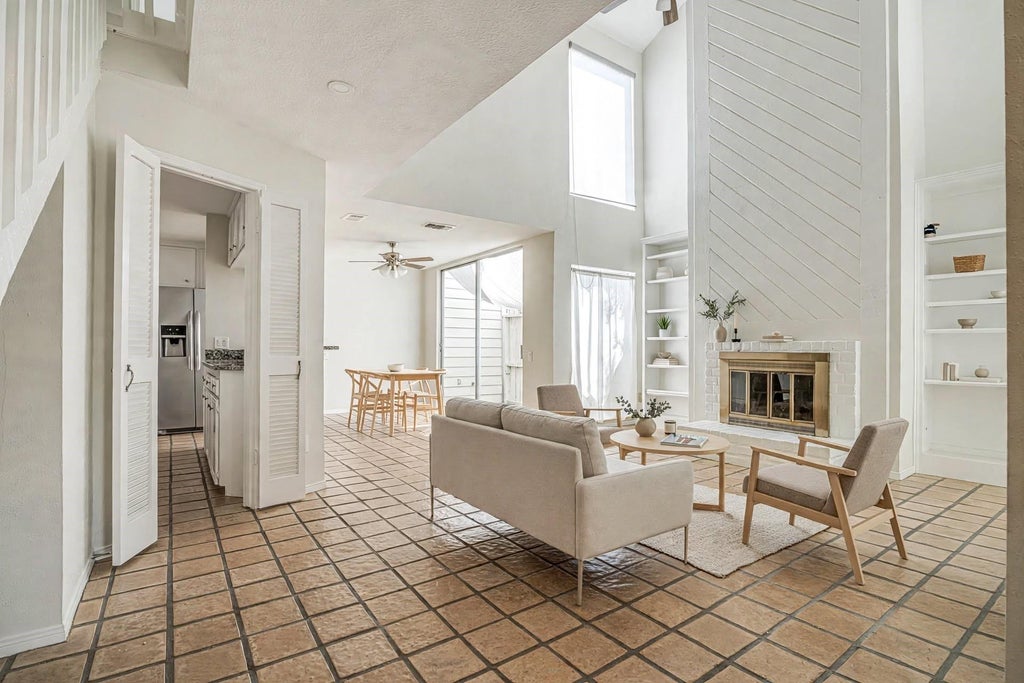 Photo of 800 Country Place Drive #1301, Houston, TX 77079 (MLS # 25721138)