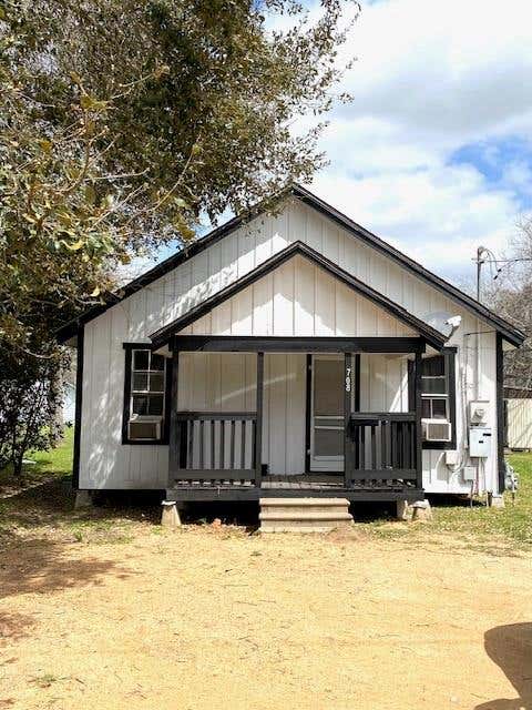 Photo of 708 N Wharton Street, El Campo, TX 77437 (MLS # 72604183)