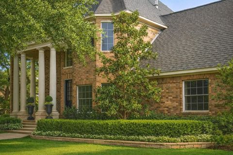 24 Stonegate Park Ct Spring TX 77379